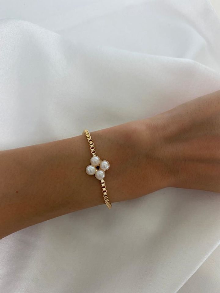 Four Pearl Altın Bileklik