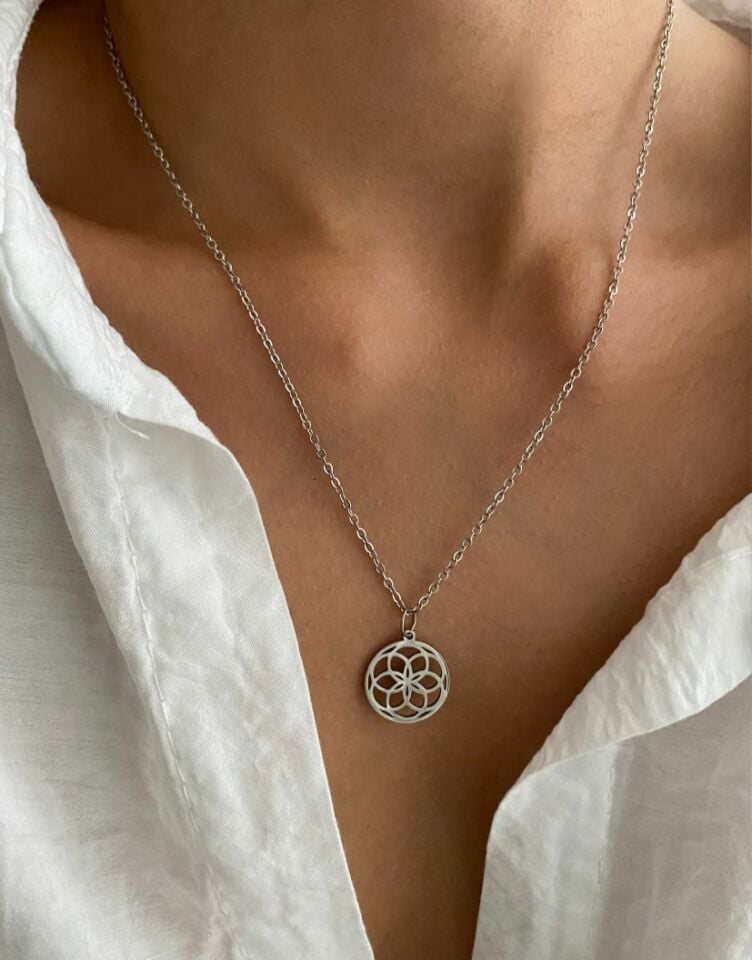 Lotus Çiçeği Uçlu Çelik Kolye