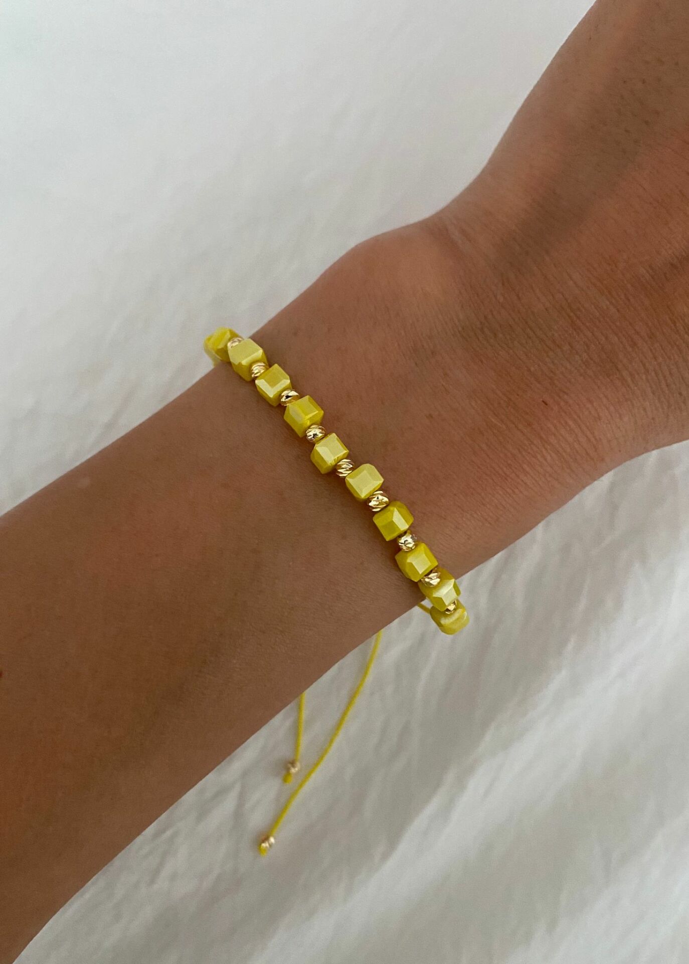 Lovely Yellow Cam Boncuk Makrome Bileklik